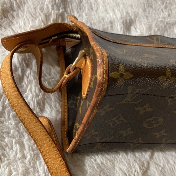 Auth Louis Vuitton Popincourt Bag - Picture 6 of 15